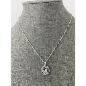 Silver tone sisters pendant necklace